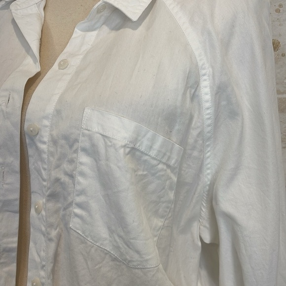 Universal Thread White Collared Button Down - Picture 2 of 4